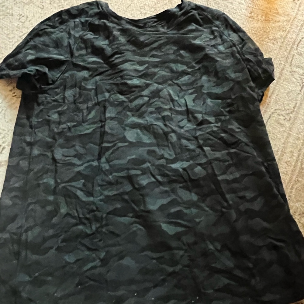 Lululemon Women’s Black Camouflage Shirt